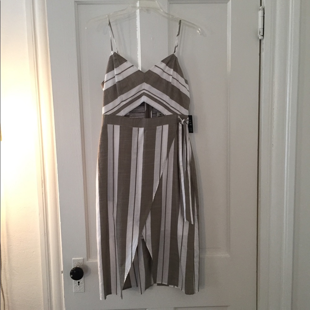 Express dress size 6 NWT